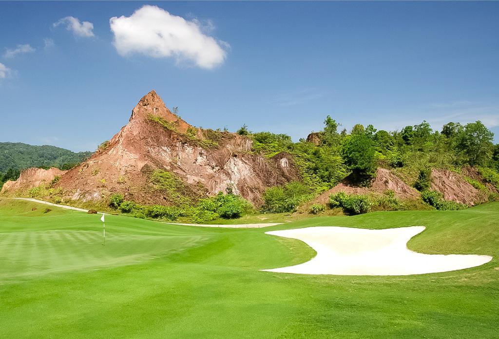 Tinidee Golf Resort Phuket - Sha Extra Plus Kathu Buitenkant foto